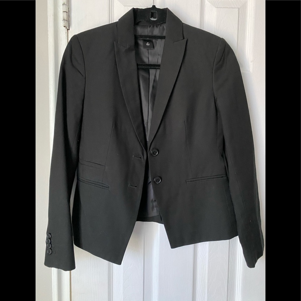 Black suit jacket! Perfect for interview/meetings!